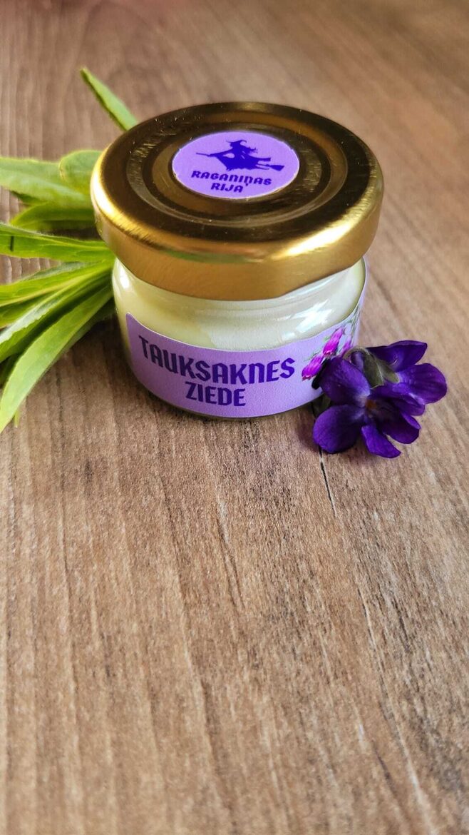 Tauksaknes ziede
